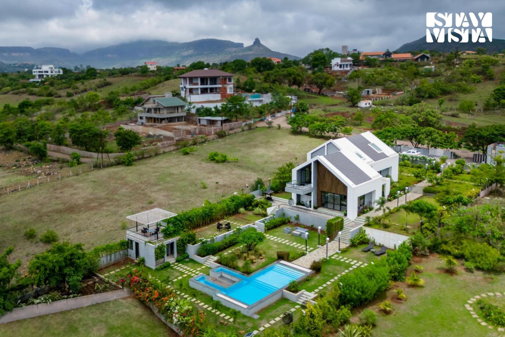 Stayvista At The Rainfield Villa With Gazebo & Lawn Nashik Exterior foto